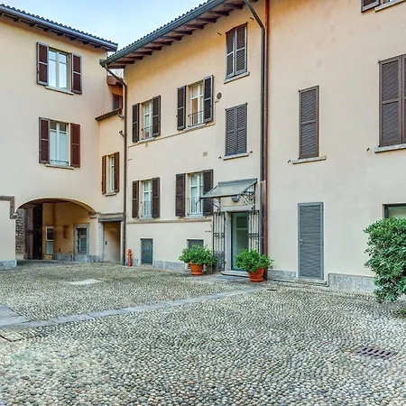 Apartment Flat In Clara *