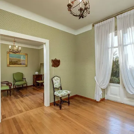 Apartment Flat In Clara Como